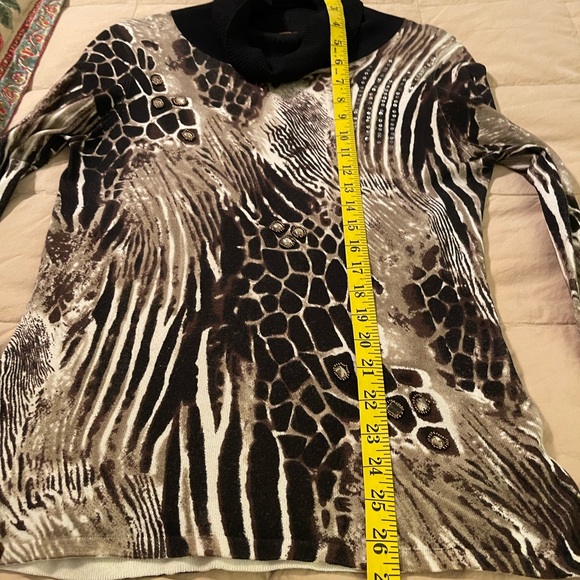 Belldini Embellished Turtleneck Sweater-Size M - Picture 6 of 7
